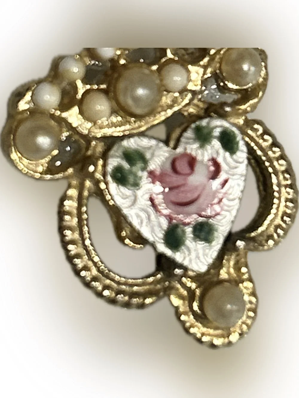 Vintage Small Gold tone Floral Enamel and Pearl Heart Brooch Pink & Gold pin